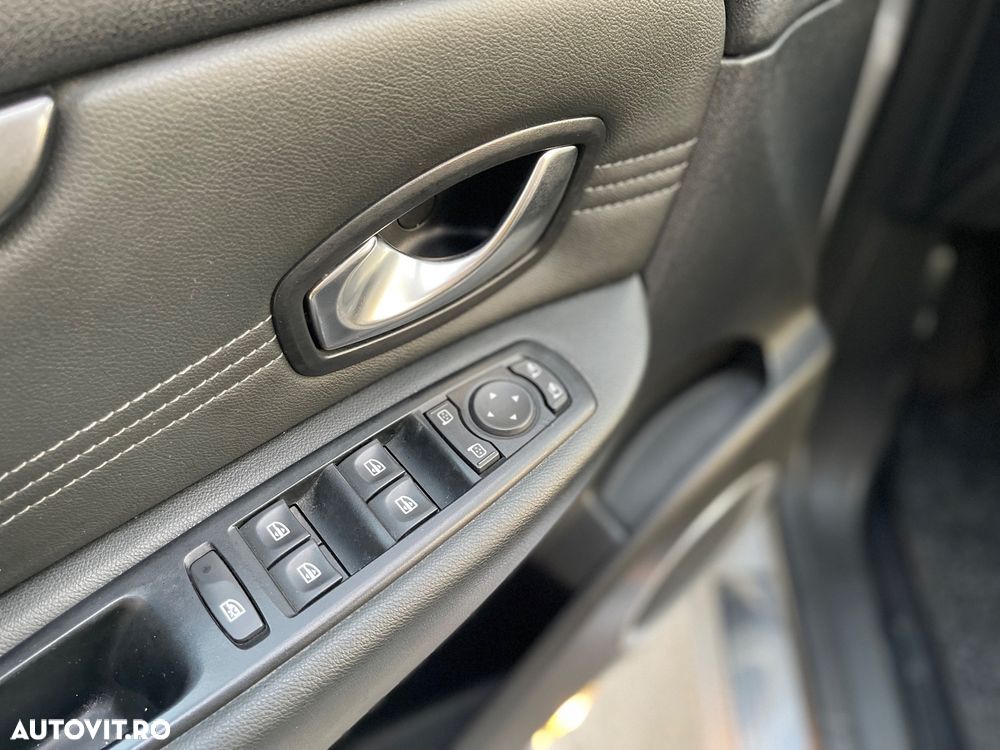 Renault Scenic 1.9 dCi FAP Dynamique - 21