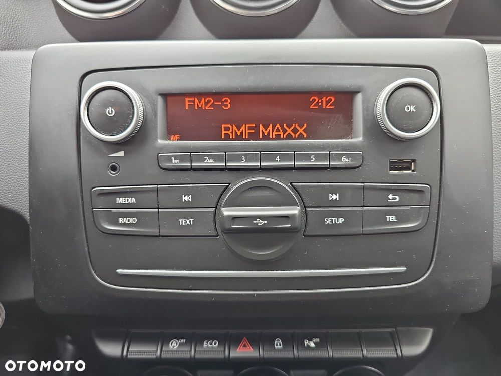 Dacia Duster 1.6 SCe Essential - 24