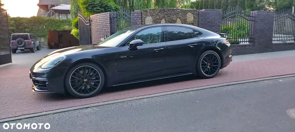 Porsche Panamera 4 E-Hybrid - 5