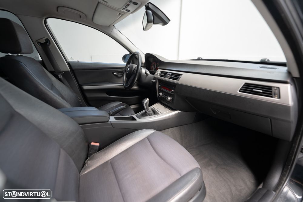 BMW 318 d Sport - 8