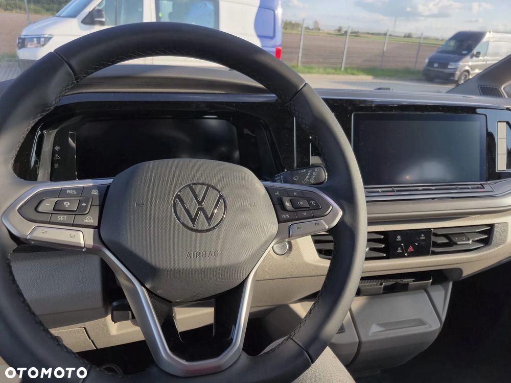Volkswagen Multivan - 10