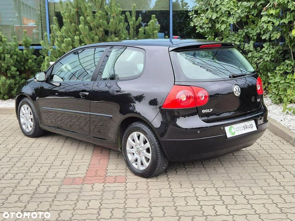Volkswagen Golf - 5