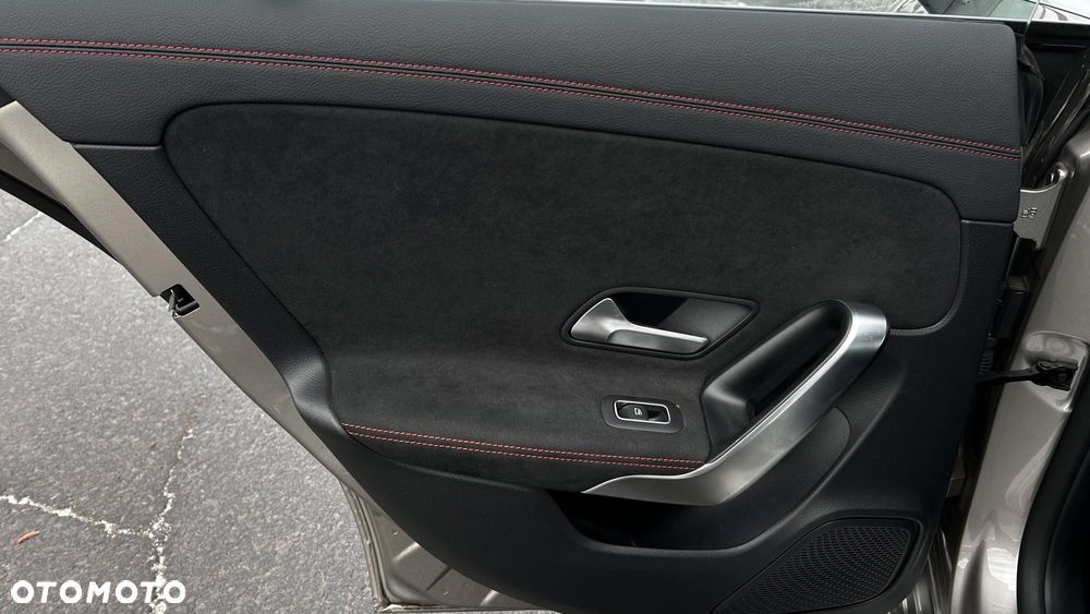 Mercedes-Benz CLA 250 AMG Line 7G-DCT - 26