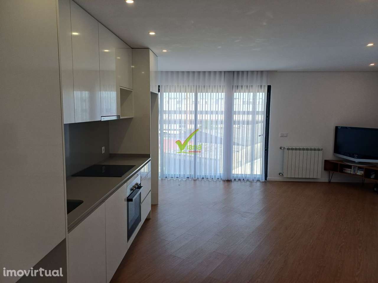 Arrenda - T. 1 com garagem, Póvoa de Varzim - Grande imagem: 2/7