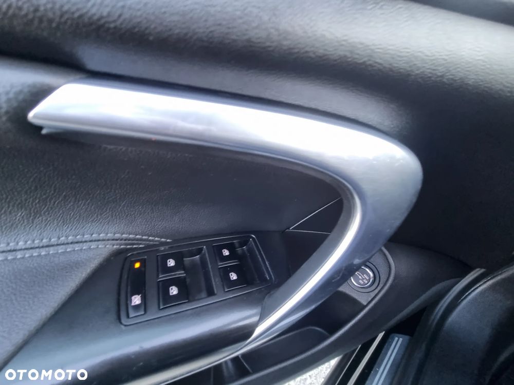 Opel Insignia 2.0 T Cosmo 4x4 - 29