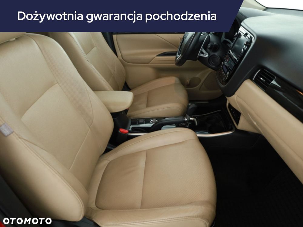 Mitsubishi Outlander - 9
