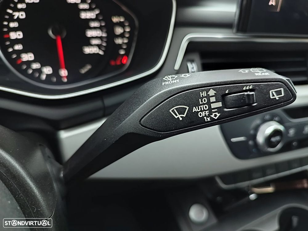 Audi A4 Avant 30 TDI S line S tronic - 23