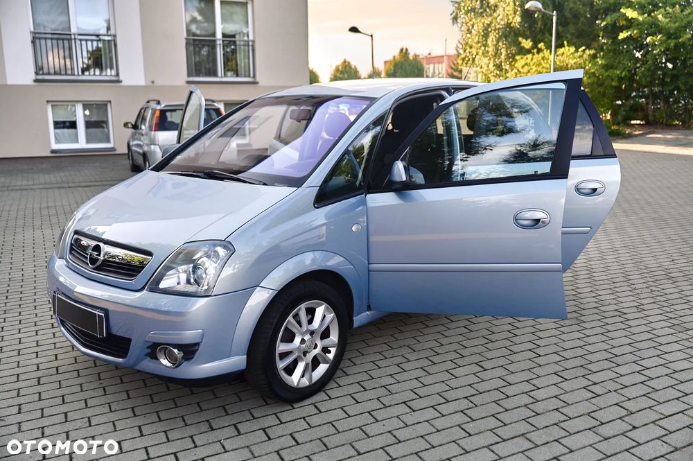 Opel Meriva 1.8 16V Essentia Easytronic - 18