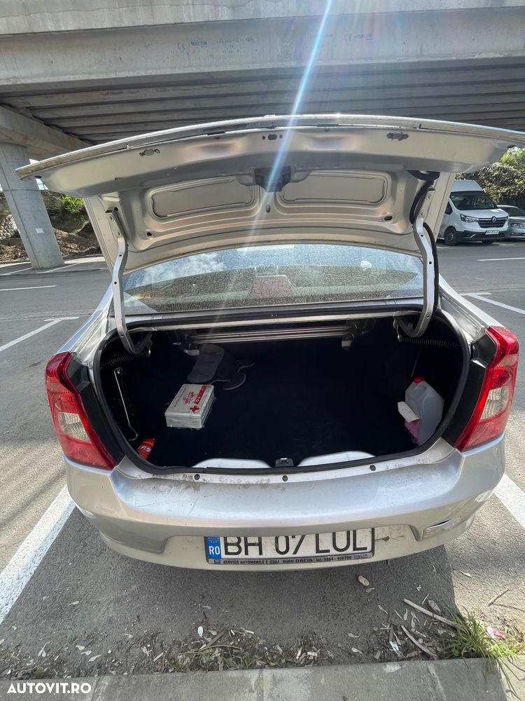 Dacia Logan 1.2 - 10