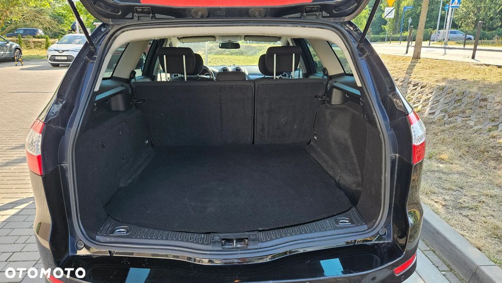 Ford Mondeo 2.0 TDCi Ghia - 10