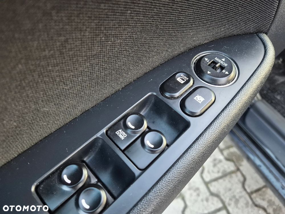 Hyundai i30 1.6 CRDi Comfort World Cup - 7