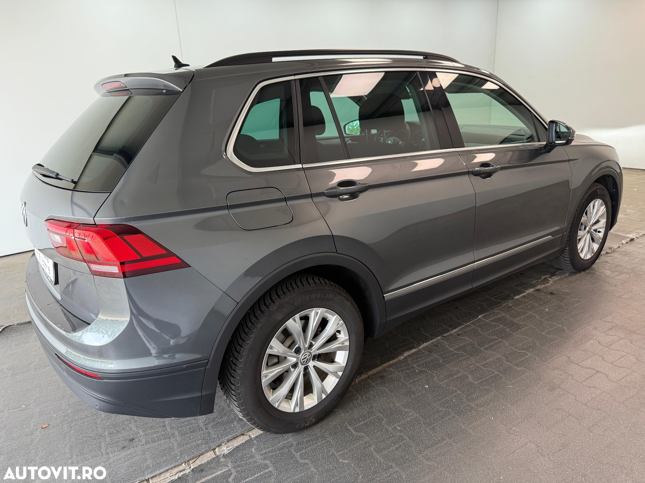 Volkswagen Tiguan 2.0 TDI DPF DSG Comfortline - 24