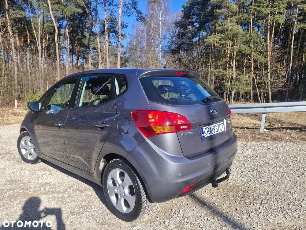 Kia Venga 1.6 CVVT Black Collection - 9