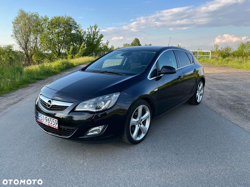 Opel Astra 1.6 Turbo Sport - 1