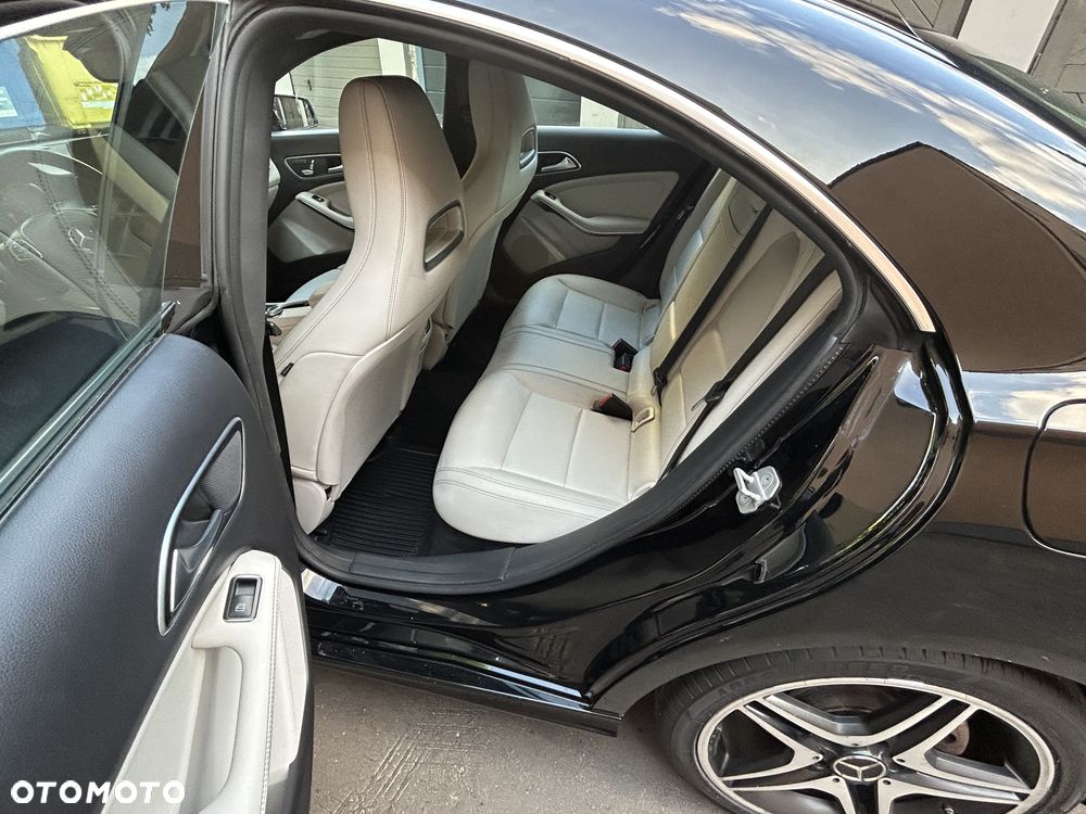 Mercedes-Benz CLA 250 4-Matic - 14