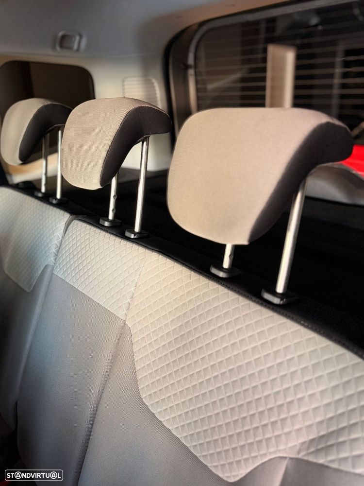 Ford Tourneo Courier 1.0 EcoBoost Titanium - 37