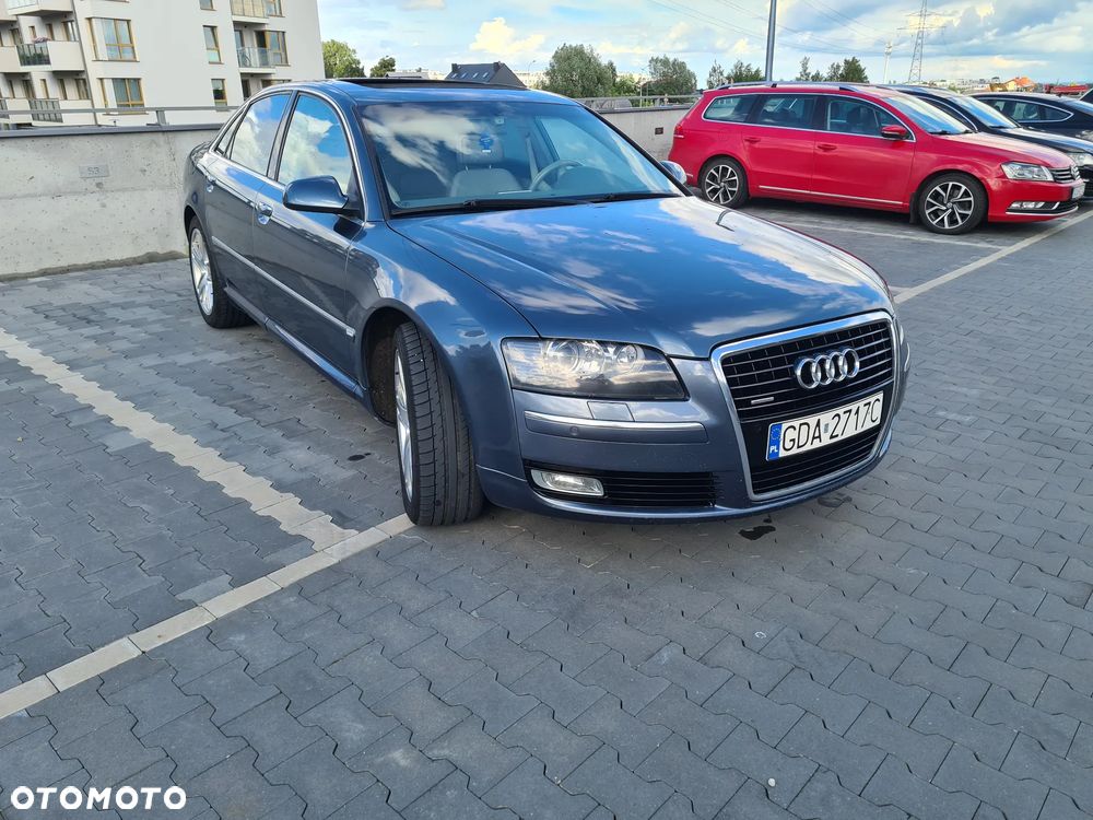 Audi A8 4.2 Quattro - 12