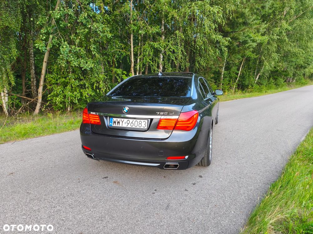BMW Seria 7 750Li - 15