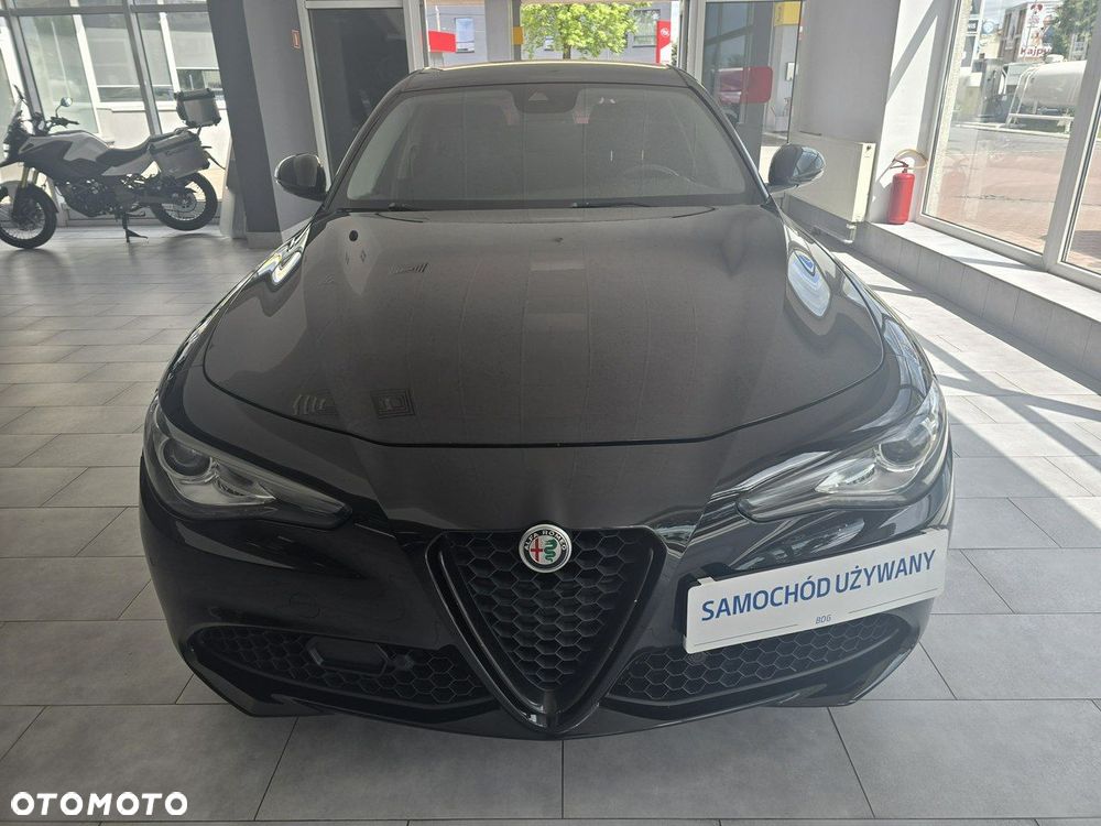 Alfa Romeo Giulia - 11