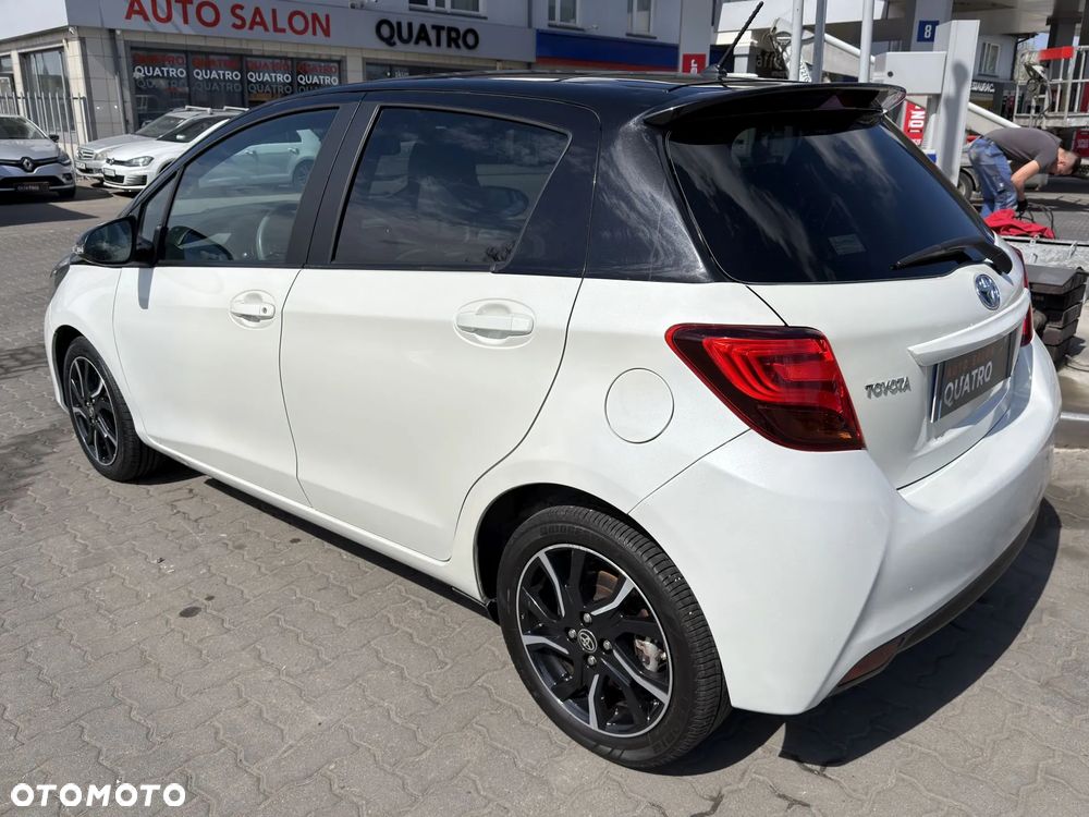 Toyota Yaris 1.5 VVT-i Selection - 6
