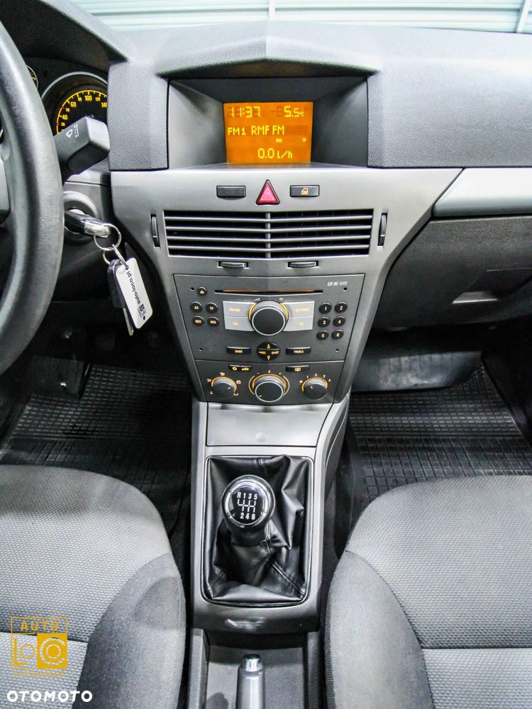 Opel Astra 1.9 CDTI DPF Edition - 15