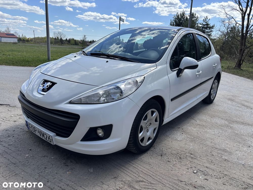 Peugeot 207 - 1