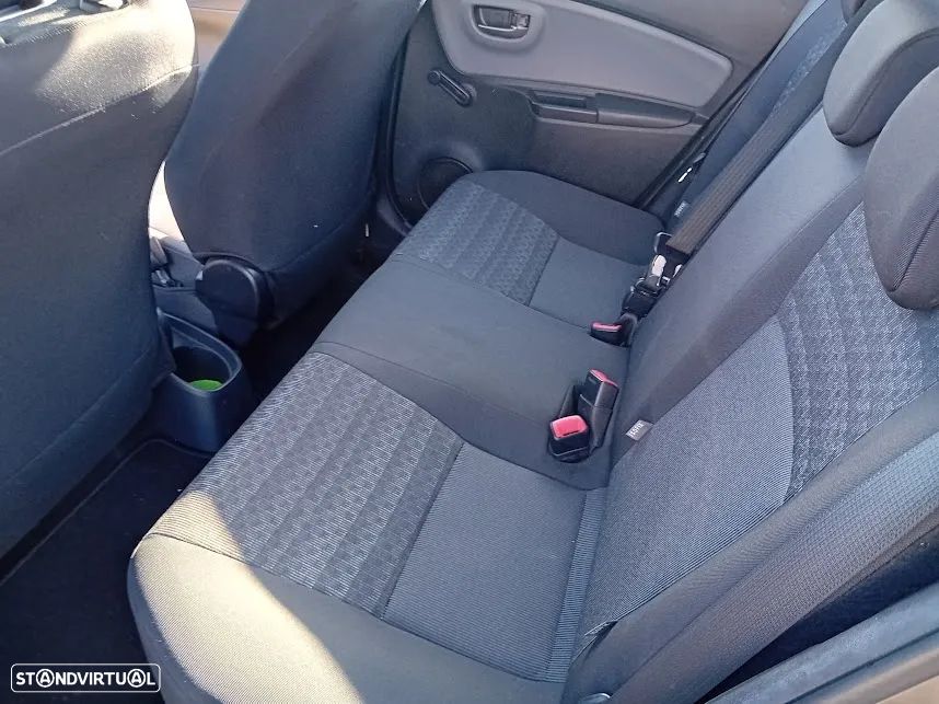Toyota Yaris 1.33 VVT-i Comfort+P.Style - 7