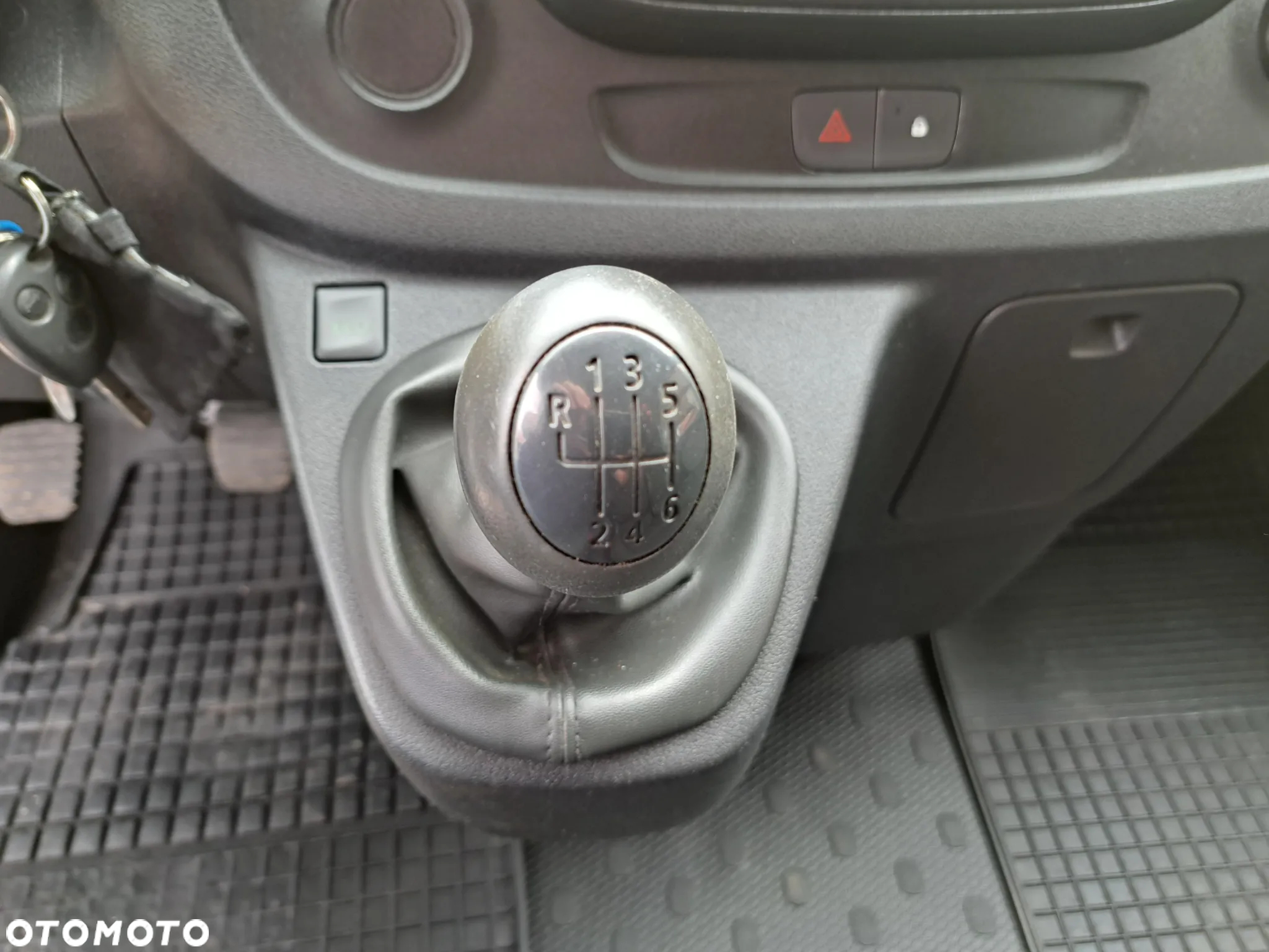 Renault Trafic - 18