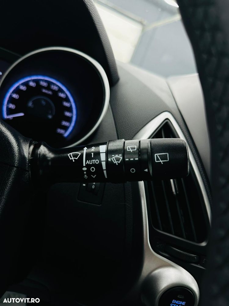 Hyundai ix35 1.7 CRDI 2WD blue Finale Silver - 29