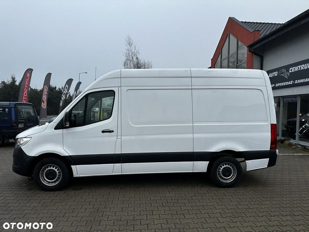 Mercedes-Benz Sprinter - 12