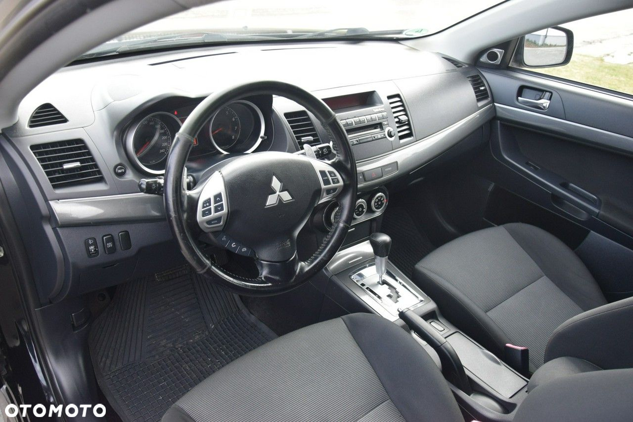 Mitsubishi Lancer 1.8 CVT Intense - 25