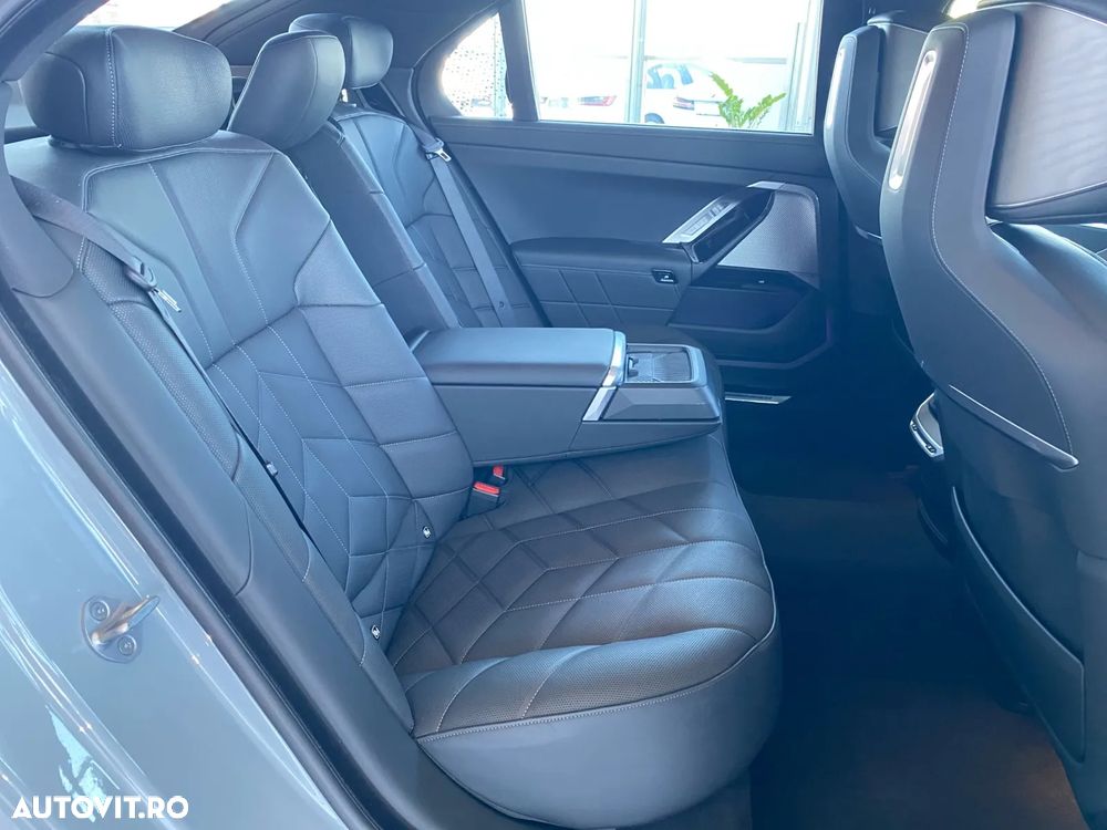 BMW Seria 7 740d xDrive - 13