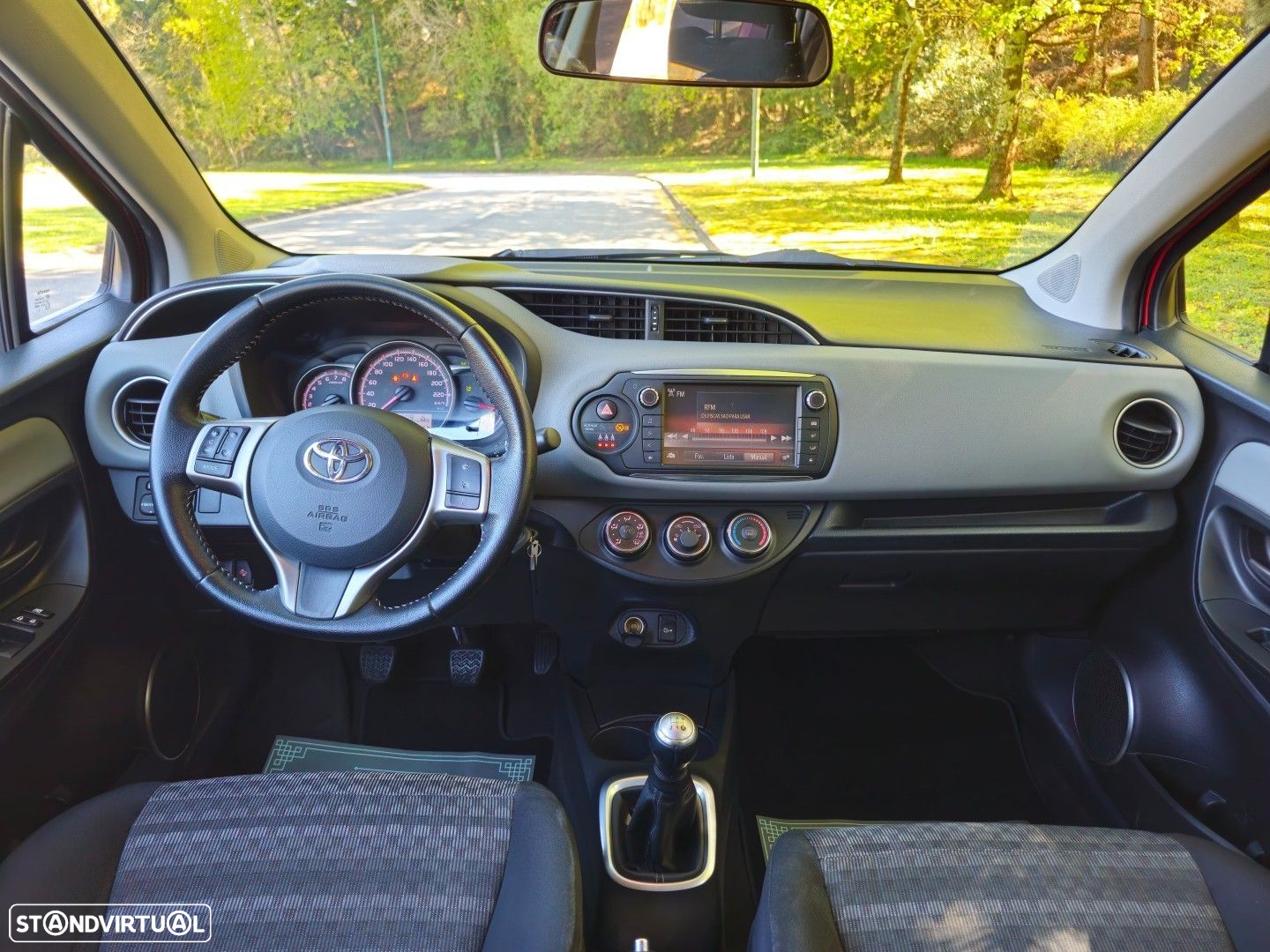 Toyota Yaris - 18