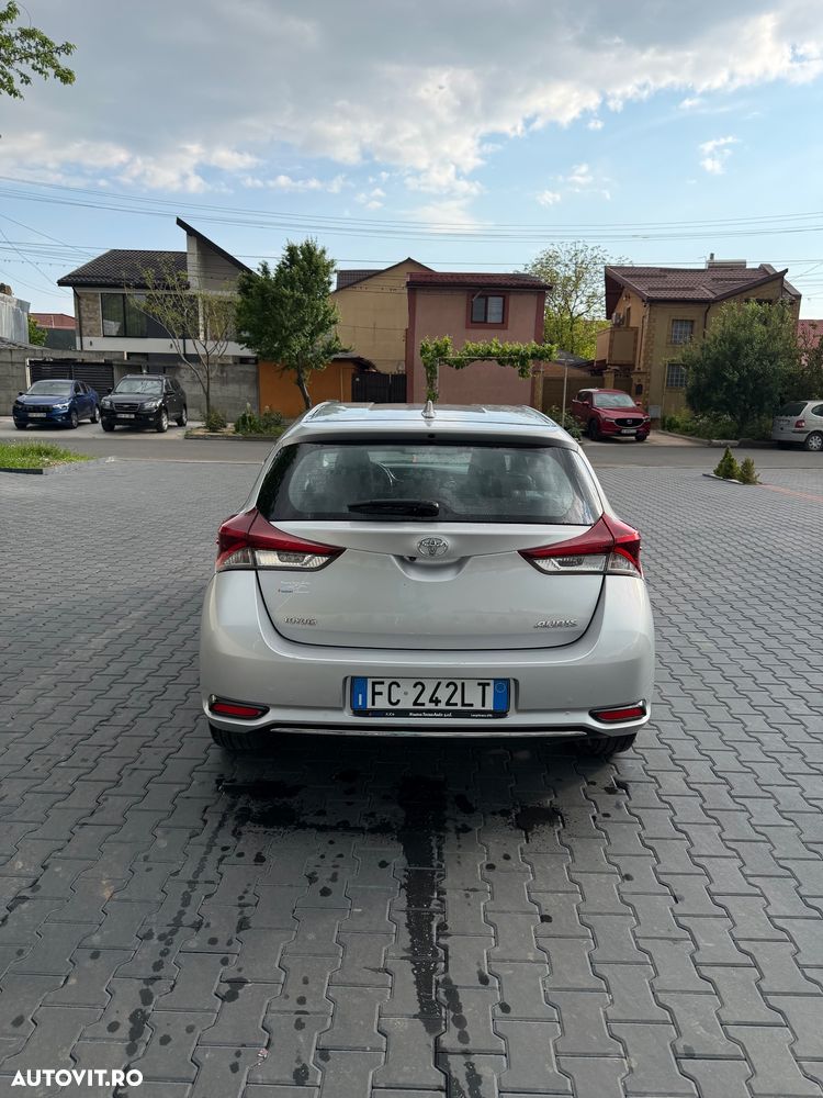 Toyota Auris 1.4 D-4D Cool - 4
