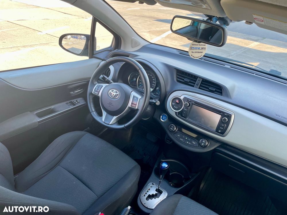 Toyota Yaris 1.5 VVT-i HSD Sol - 9