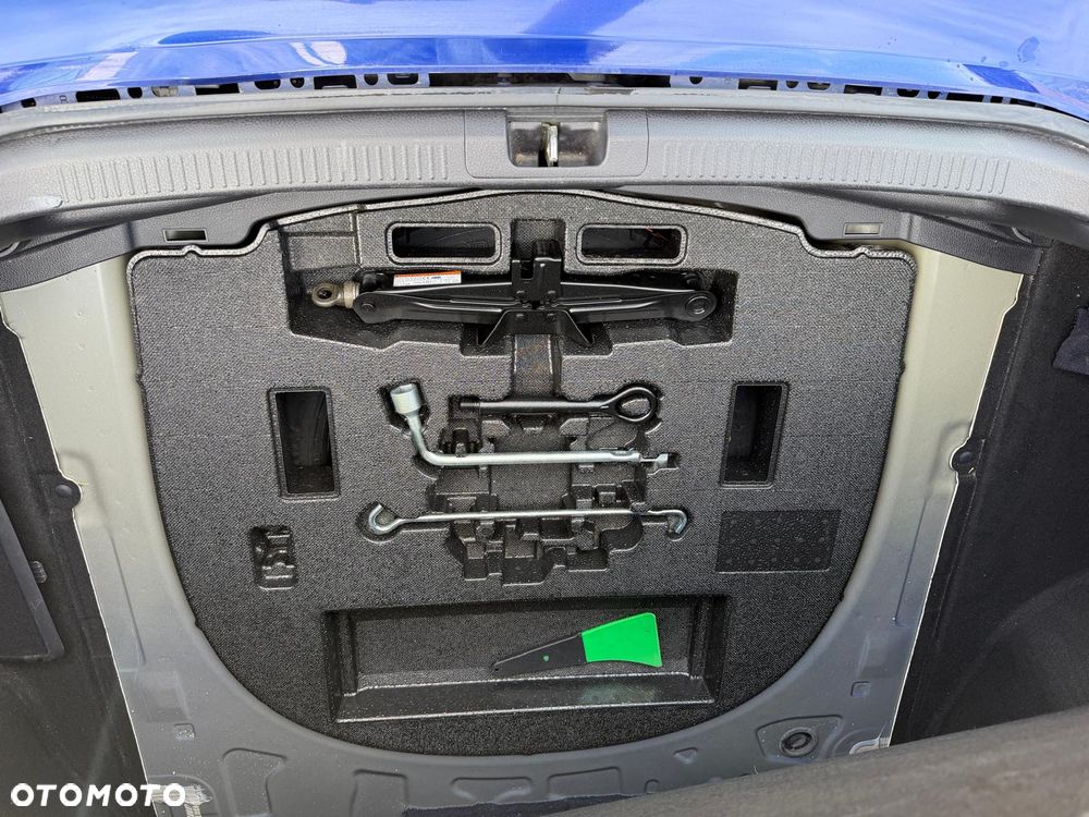 Toyota Camry 2.5 Hybrid Comfort CVT - 17
