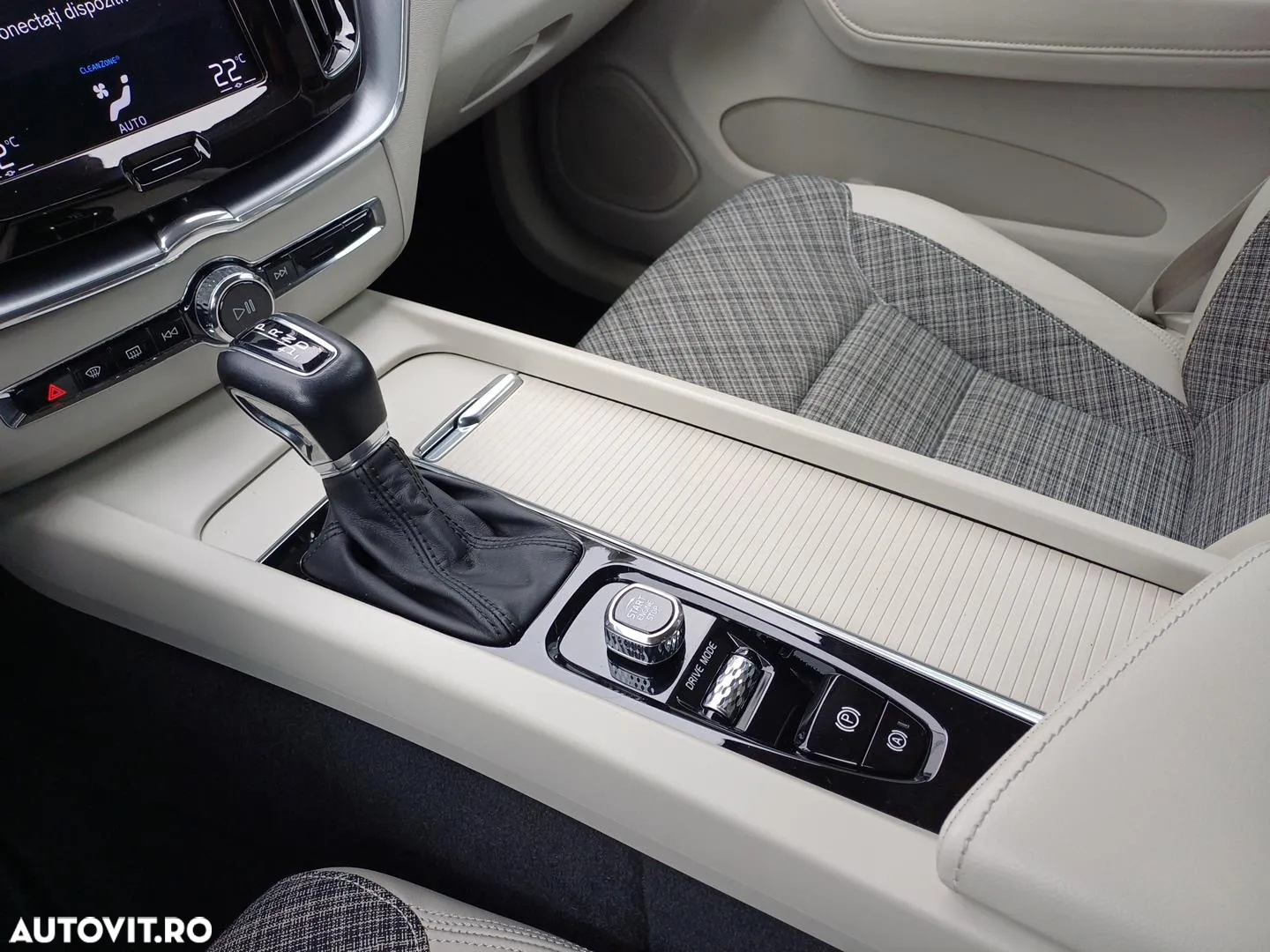 Volvo XC 60 D4 AWD Geartronic Momentum - 13