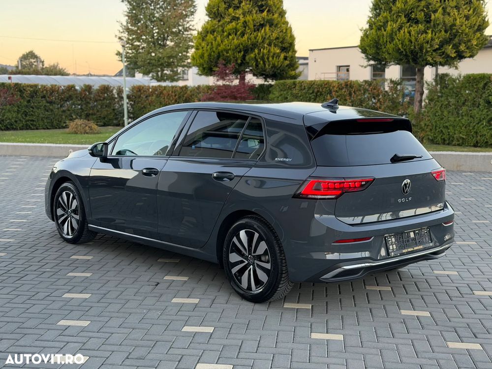 Volkswagen Golf - 8