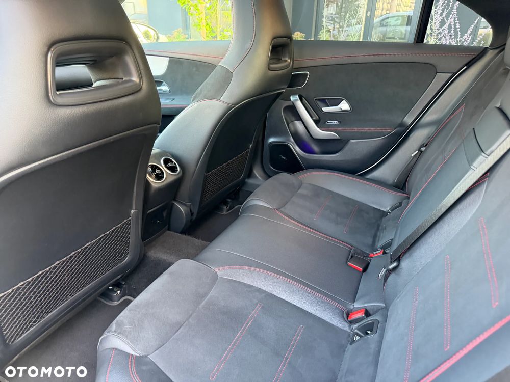 Mercedes-Benz CLA 200 AMG Line 7G-DCT - 22