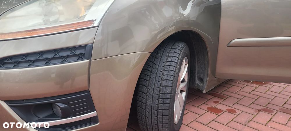 Citroën C4 Picasso 1.6 HDi FAP EGS6 Exclusive - 15