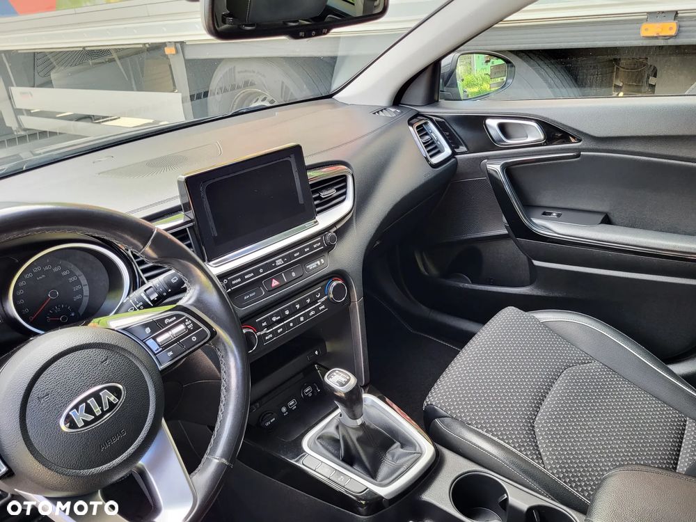 Kia Ceed 1.4 T-GDI L Business Line Plus - 19