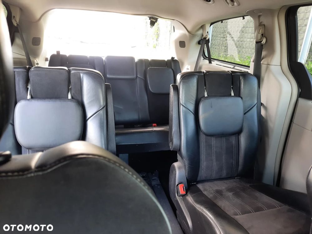 Lancia Voyager 3.6 Platinum - 12