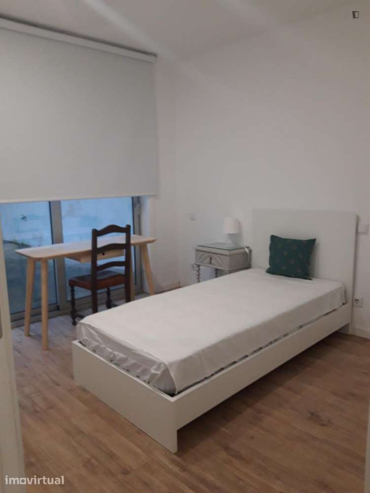 Quarto - localizado em Sé de Braga e São Lázaro Braga - Grande imagem: 2/20