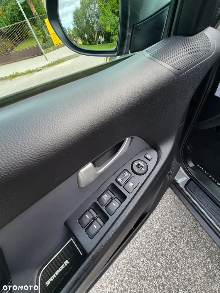 Kia Sportage 2.0 L - 25