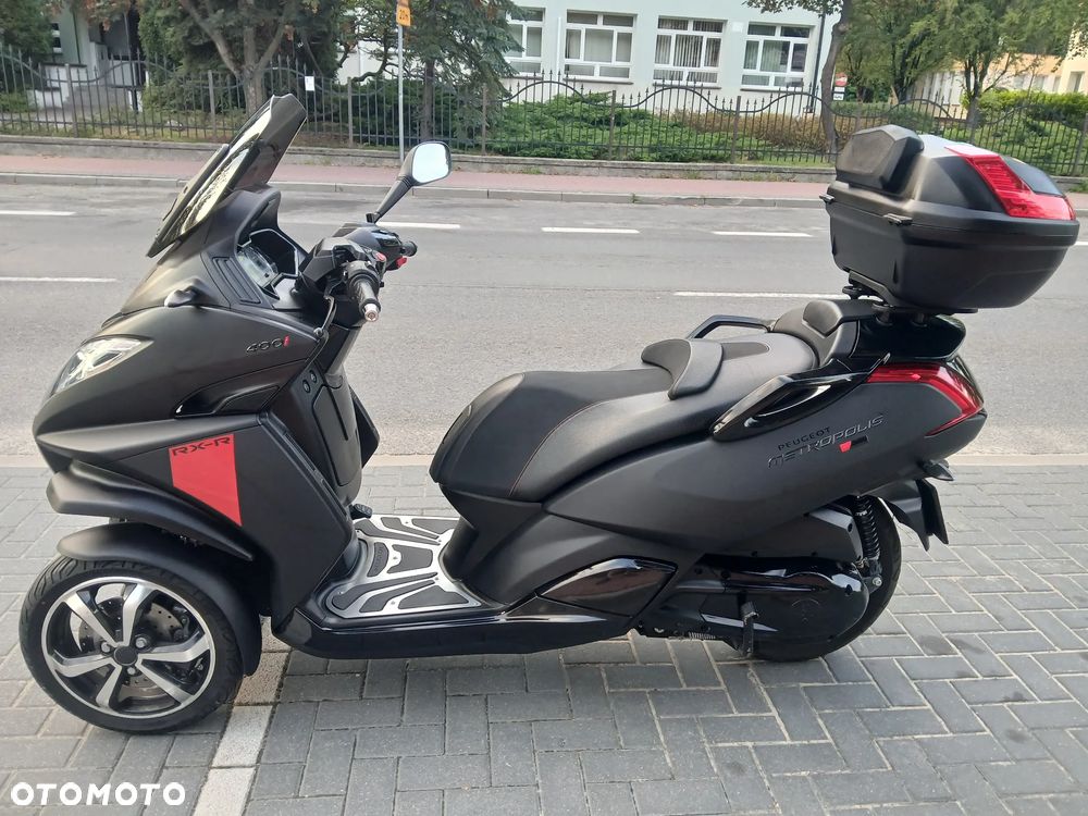 Peugeot Metropolis - 8