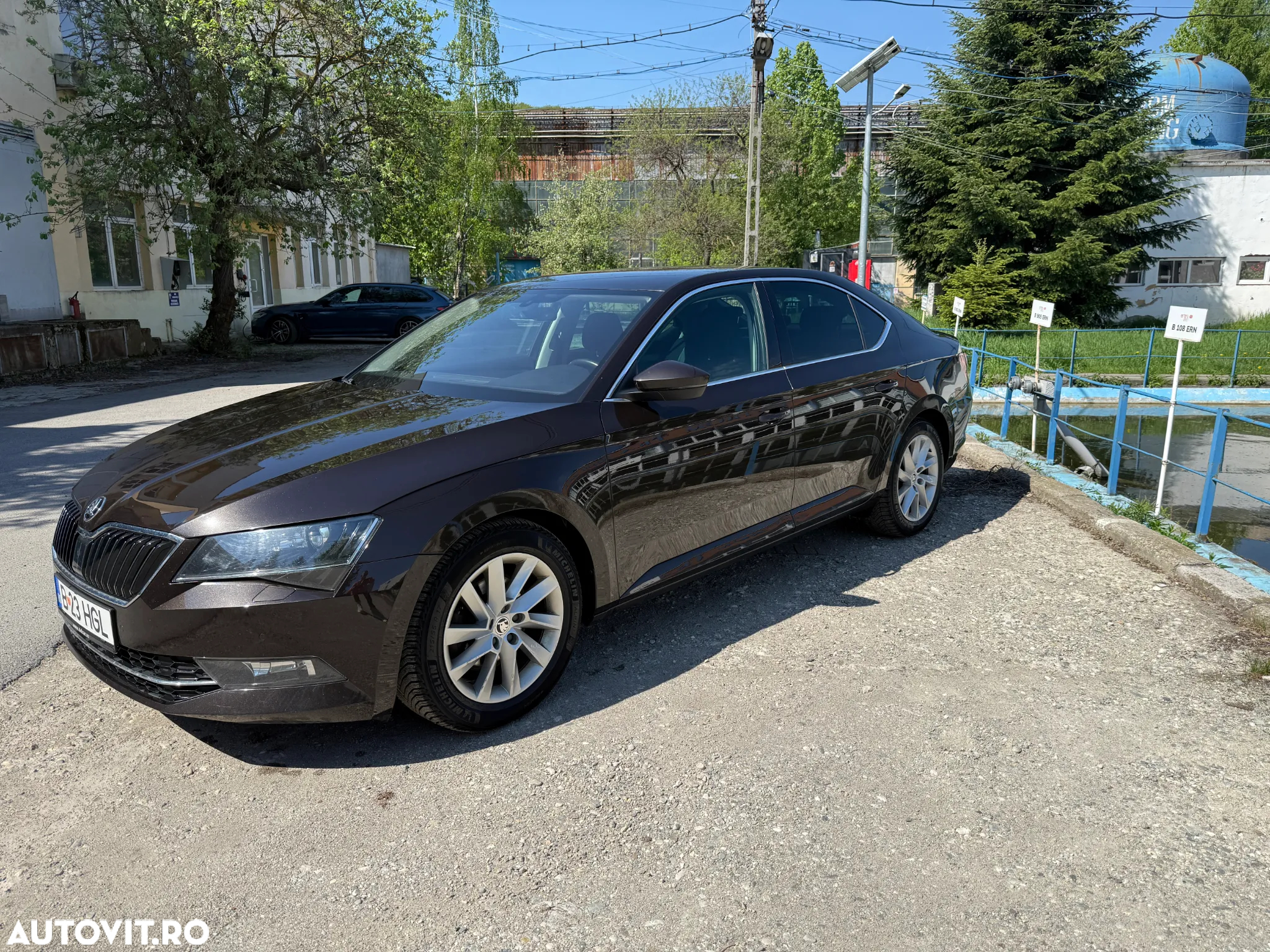 Skoda Superb 2.0 TDI DSG Ambition - 2