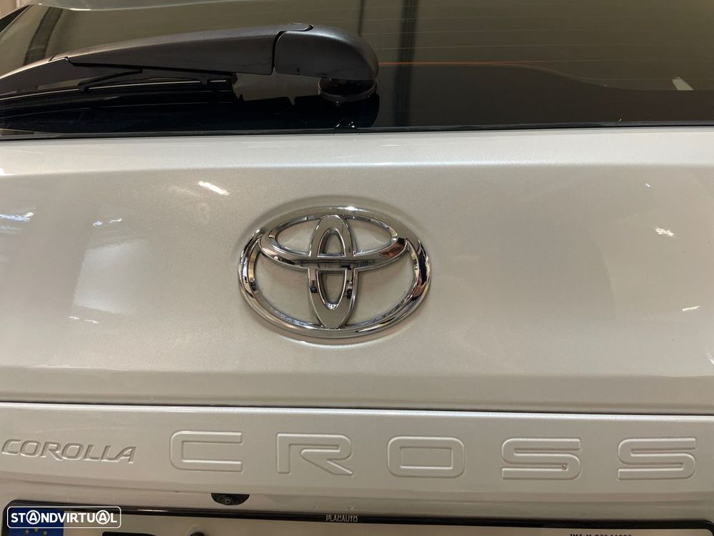 Toyota Corolla Cross 1.8 Hybrid Exclusive - 24