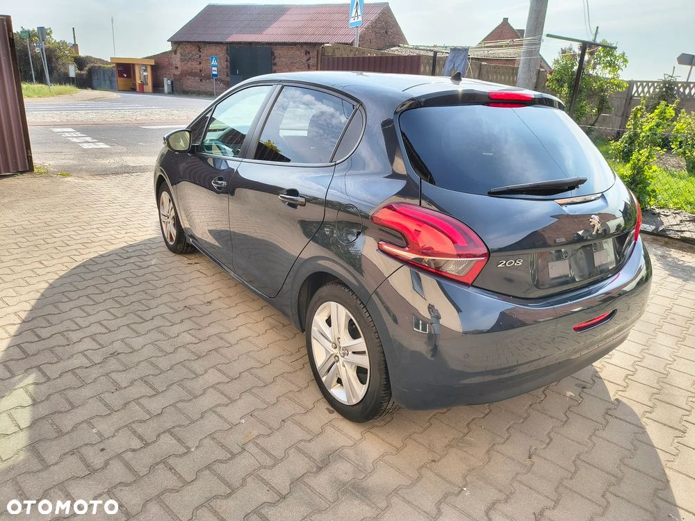Peugeot 208 - 11