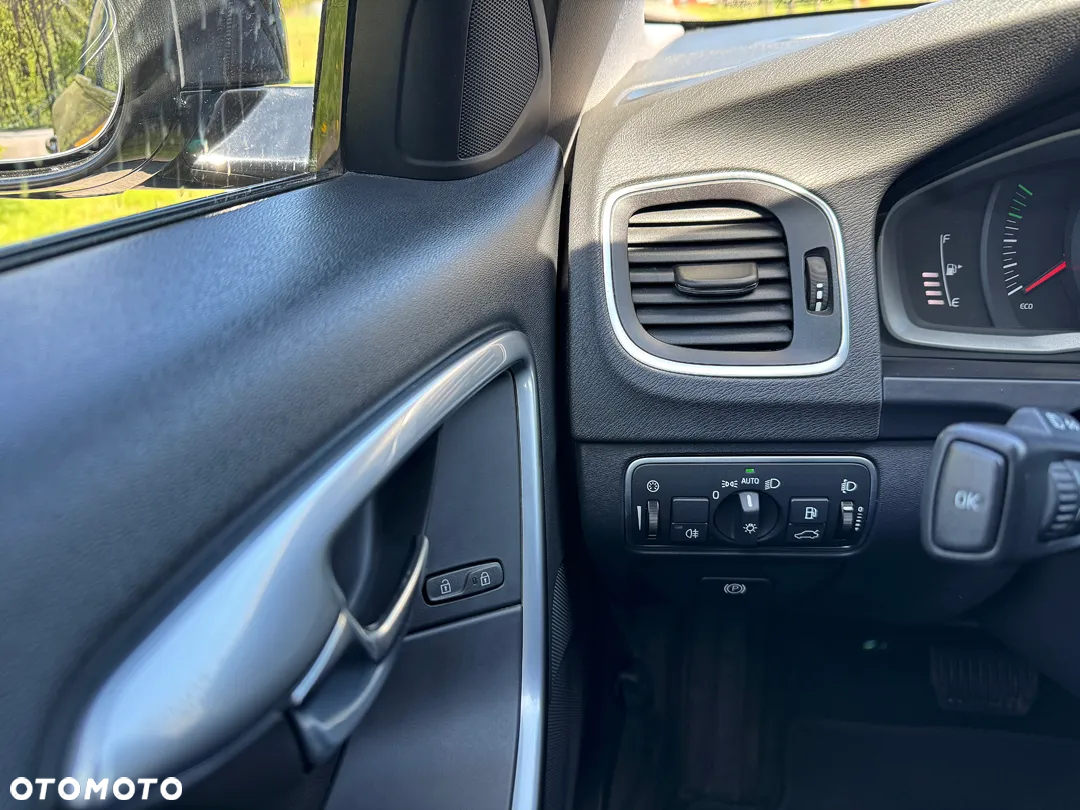 Volvo V60 Cross Country D4 AWD Geartronic Summum - 23