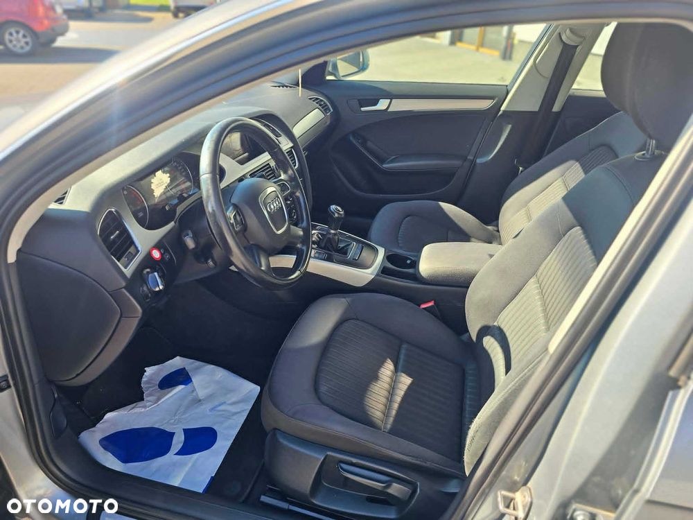 Audi A4 Limousine - 4